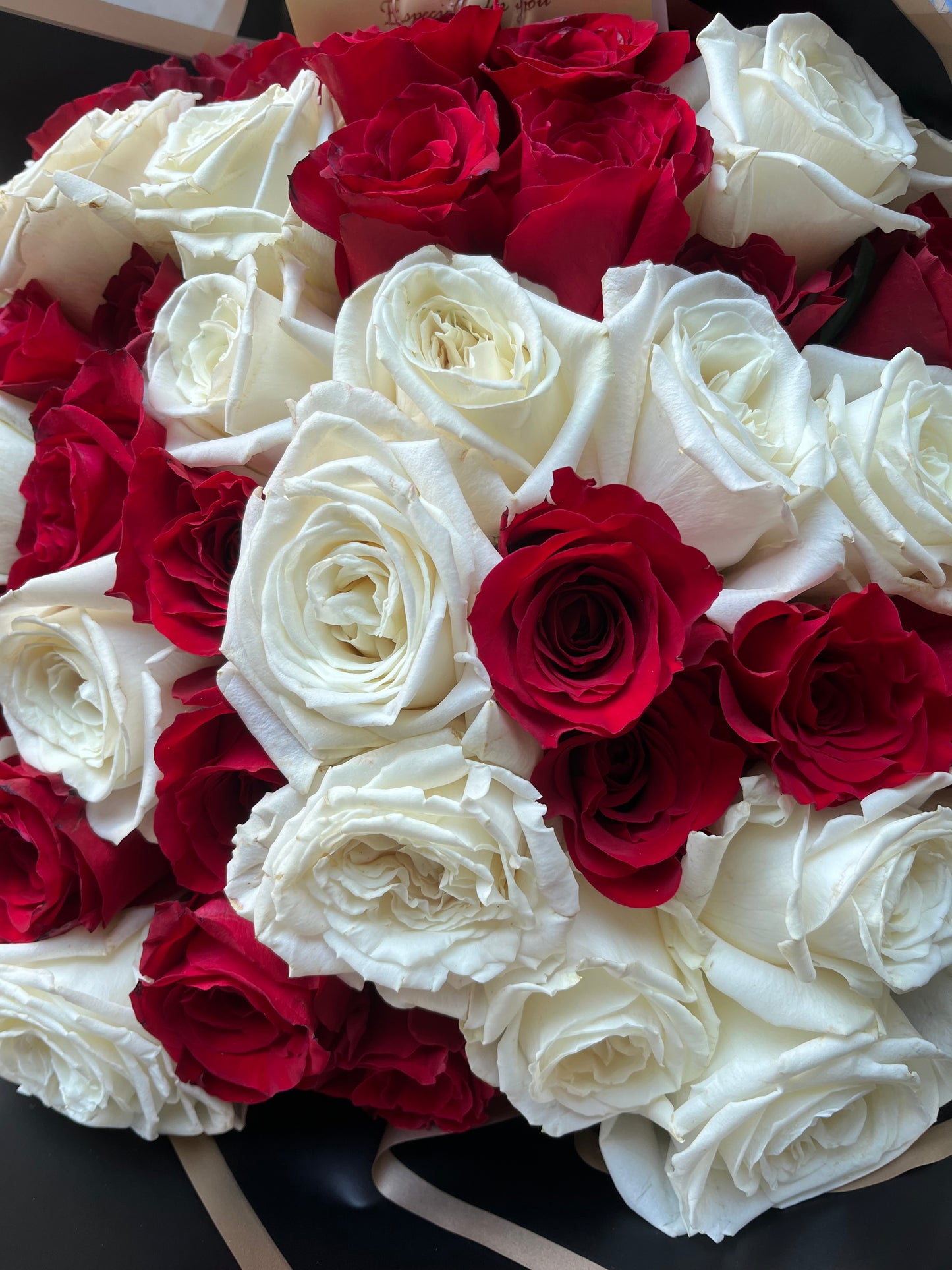 White & Color Rose Bouquet
