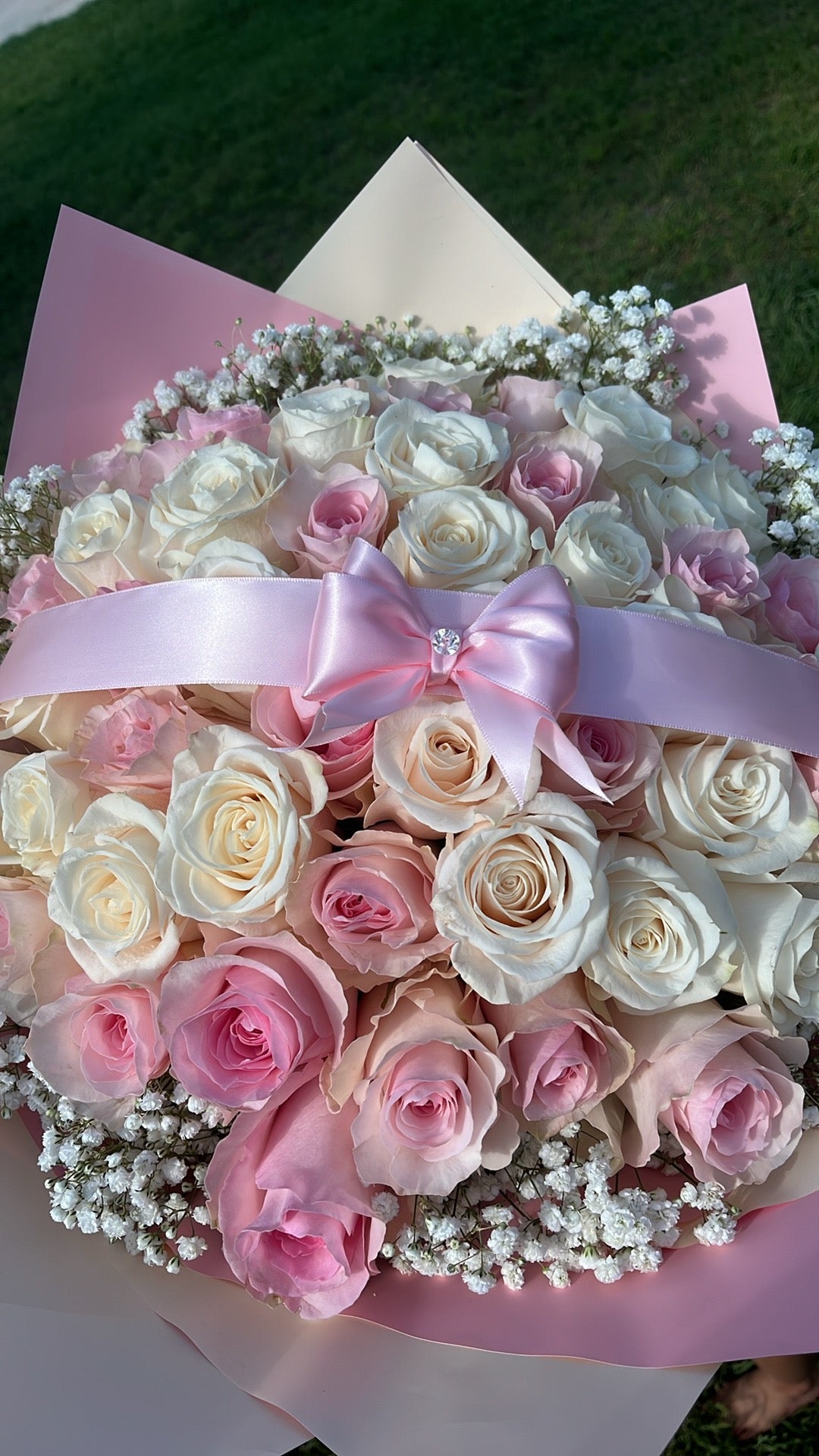 White & Color Rose Bouquet